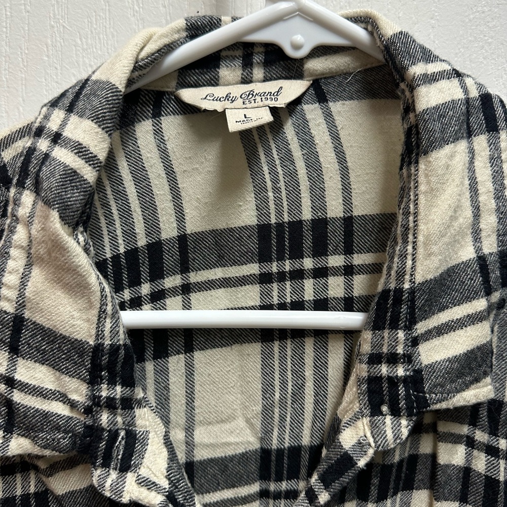Lucky Brand Women's Black and Cream Plaid Shirt size L/ NWOT B46 - Picture 2 of 4
